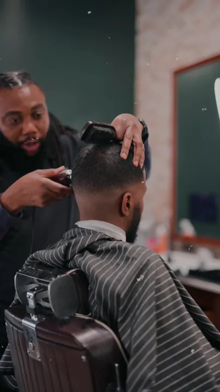 Dégradé à la tondeuse, 235th Barber Street Ivry