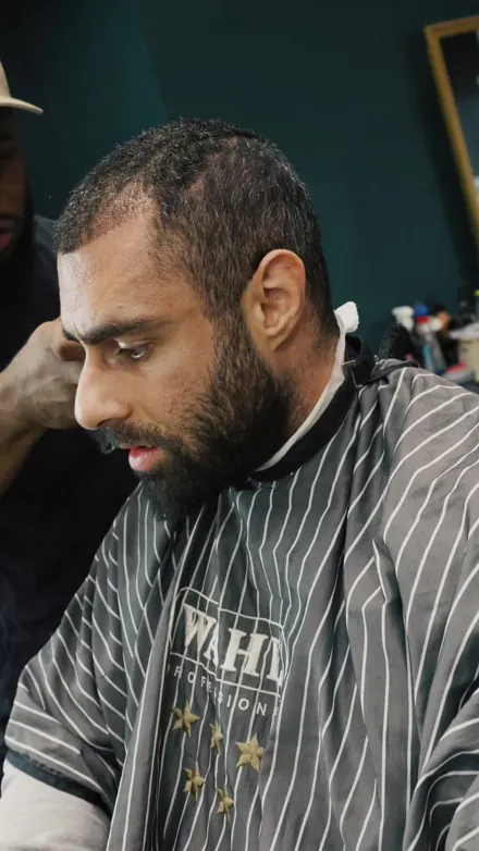 Coupe courte et barbe dessinée, 235th Barber Street Ivry